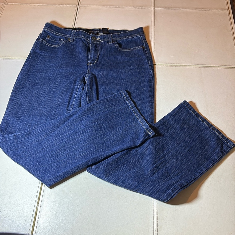 Liz Claiborne Women Bootcut stretch Jeans size 8